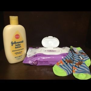 Johnson's NEW Baby Lotion w/ diaper wipes & socks